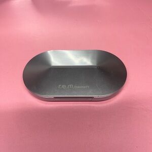 R.E.M BEAUTY eyeshadow pallet